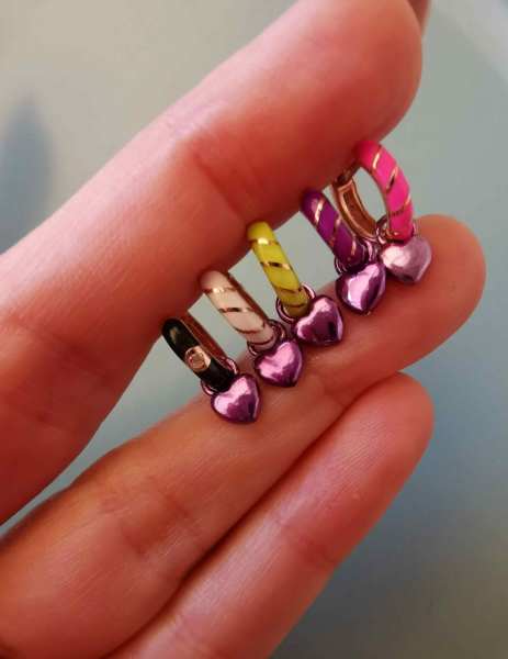 Kalp Sallantılı Mineli Bonbon Küpe TEK