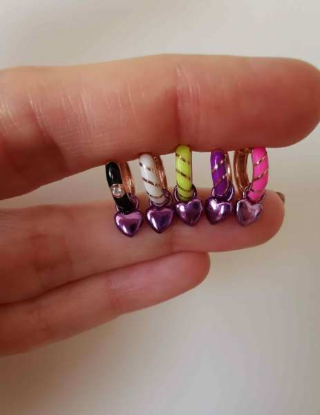 Kalp Sallantılı Mineli Bonbon Küpe TEK