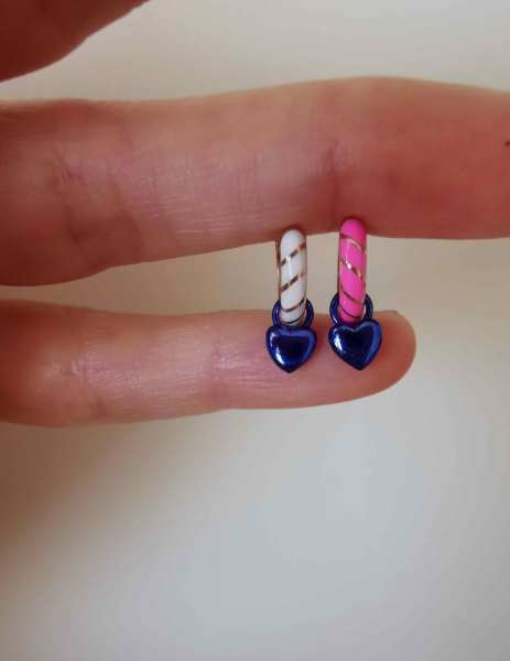 Kalp Sallantılı Mineli Bonbon Küpe TEK