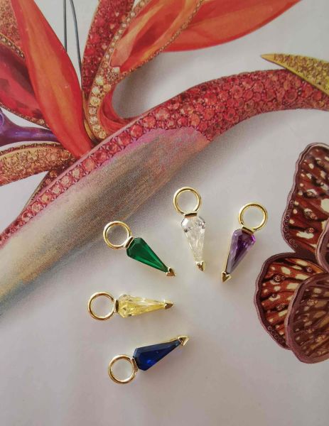 Maria Beyaz Taşlı Küpe Charm