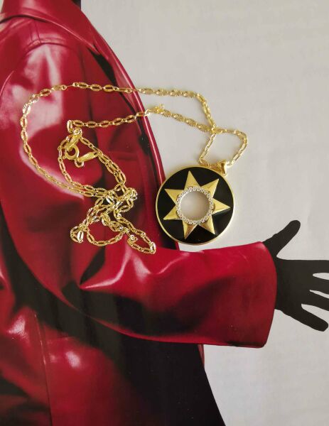 Siyah Mineli Güneş Kolye