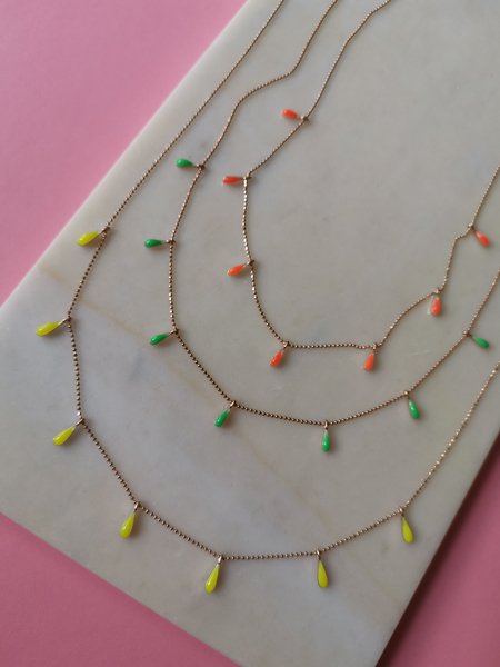 Neon Turuncu Mineli Damla Kolye
