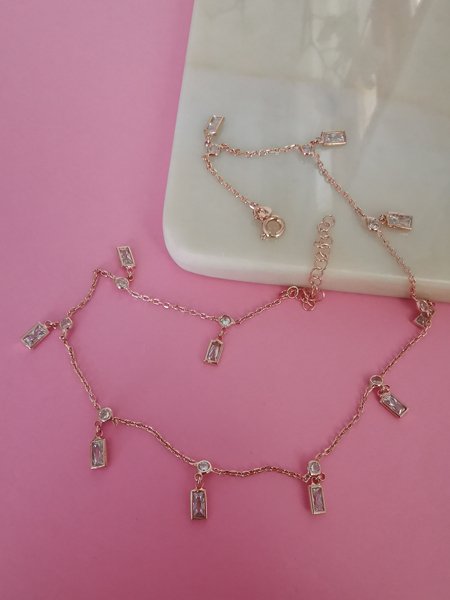 Baget Sallantılı Choker Kolye