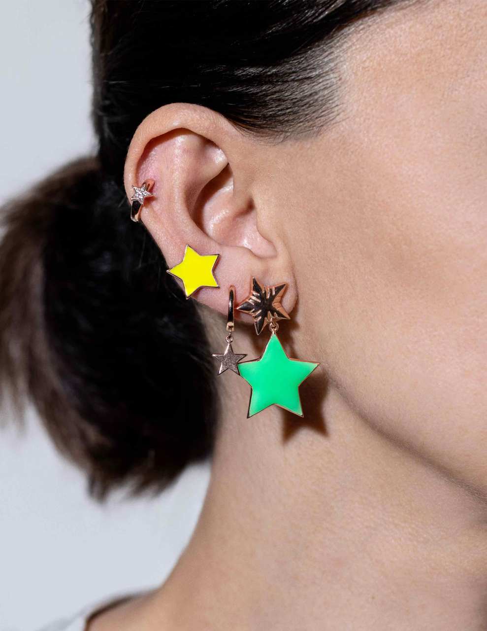 Neon Yeşil Mineli Yıldız Küpe TEK