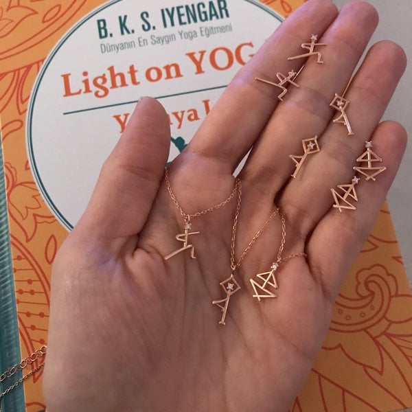 Yoga Asana Figürlü Kolye