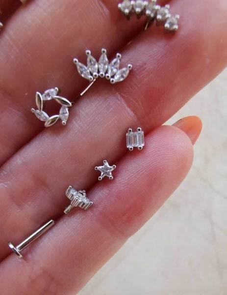 925 Ayar Gümüş Arkası Düz Kıkırdak ve Tragus Piercingleri