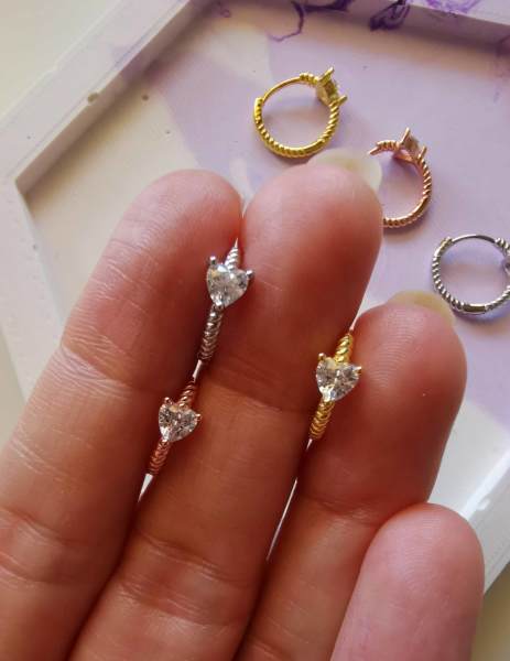 Kalp Taşlı Halka Küpe-İthal TEK