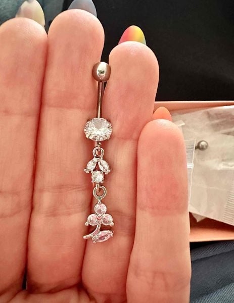 Çiçek Sallantılı Cerrahi Çelik Göbek Piercingi