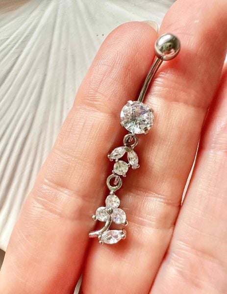 Çiçek Sallantılı Cerrahi Çelik Göbek Piercingi