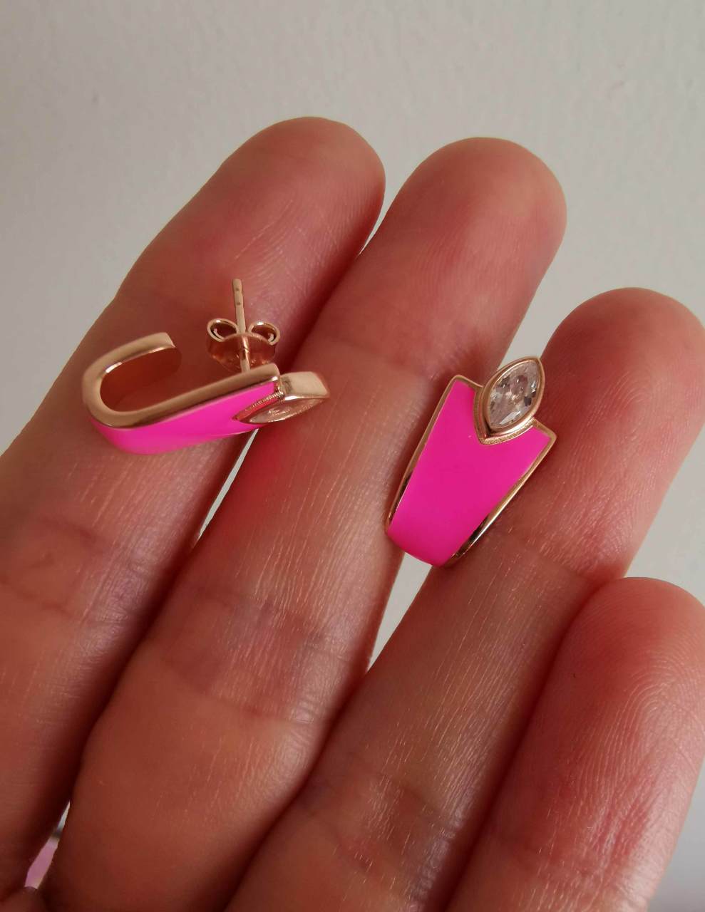 Neon Vera Küpe ÇİFT