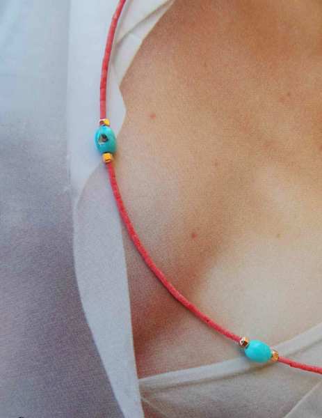 Turkuaz Detaylı Mercan Tasarım Kolye