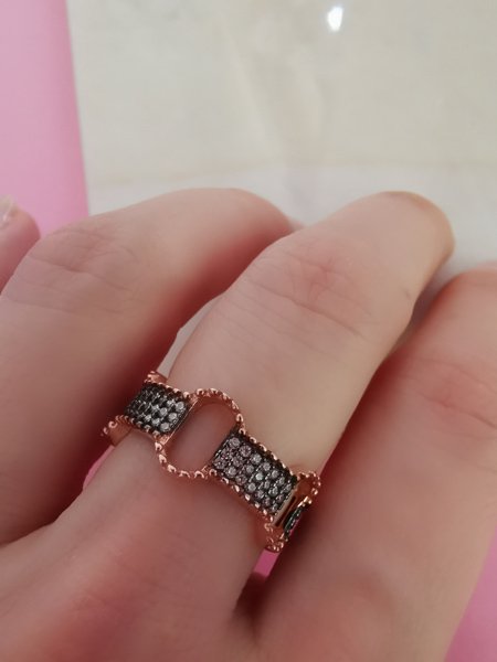 Elmas Montürlü Zincir Yüzük