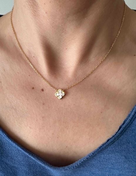 Sedef Taşlı Yonca Kolye-İthal