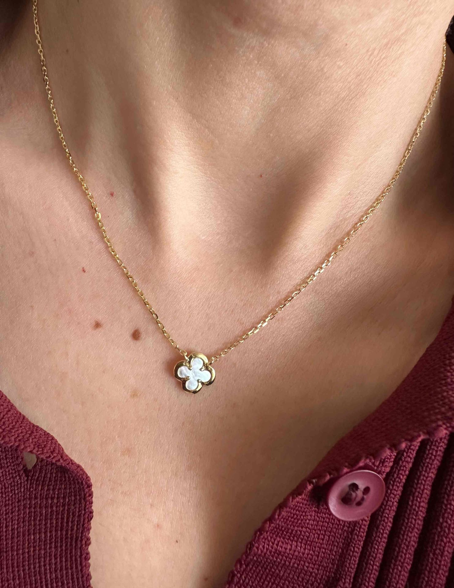 Sedef Taşlı Yonca Kolye-İthal