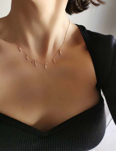 Şimşek Sallantılı Kolye -İthal