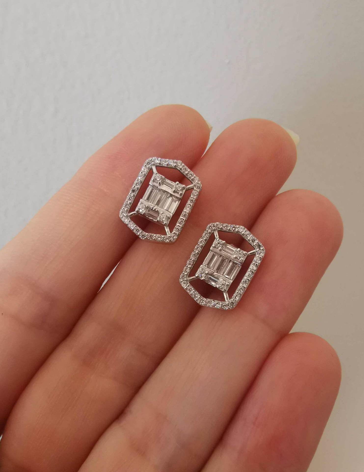 Victoria Küpe Serisi Baget Taşlı -ÇİFT