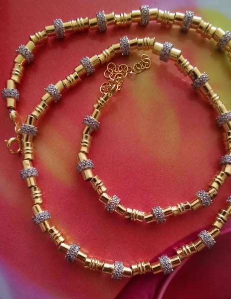 Taş Detaylı Çubuk Kolye Victoria Serisi