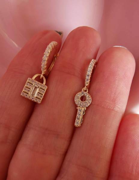 Anahtar Kilit Sallantılı Halka Küpe-İthal ÇİFT